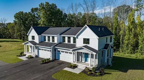1 Major Boyd Dr #1, West Newbury, MA 01985
