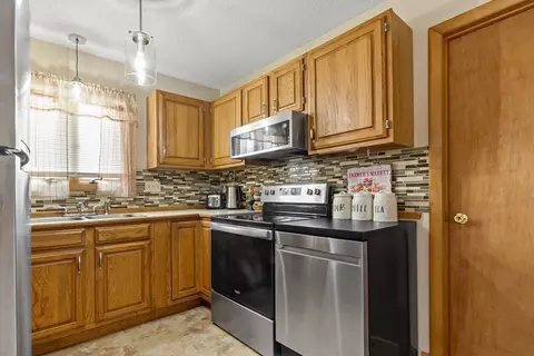 272 Savoie St, Fall River, MA 02723 photo 11