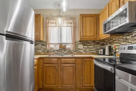 272 Savoie St, Fall River, MA 02723 photo 12