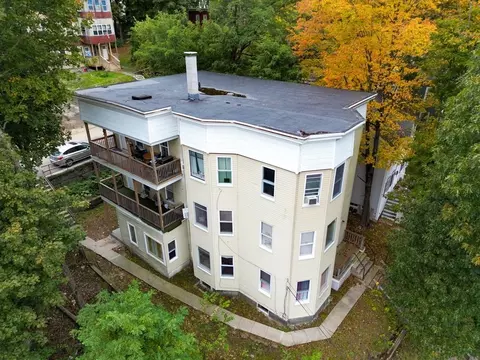 70-72 Walnut St, Fitchburg, MA 01420