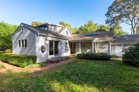 11 Stuart St, Brewster, MA 02631
