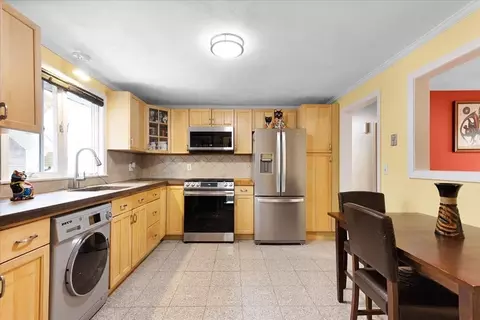 25 Wolcott St, Everett, MA 02149 photo 5