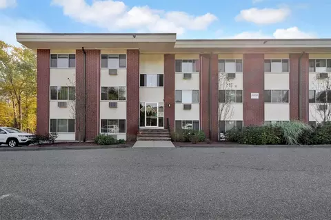 74 Beach St #2-8, Woburn, MA 01801
