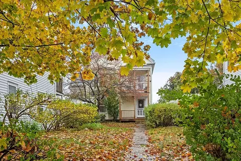 21 Grove St #1, Haverhill, MA 01832