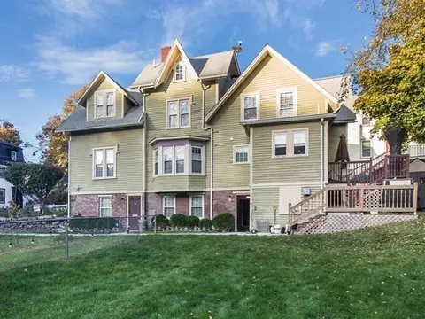 86 Thornton St, Boston, MA 02119