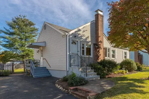 242 Sunnyside Rd, Norwood, MA 02062