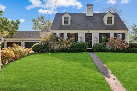 4 Harborview Dr, Hingham, MA 02043