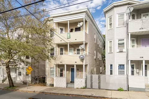 62 Grove St, Chelsea, MA 02150