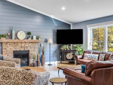 61 Lancaster Rd, Berlin, MA 01503 photo 9