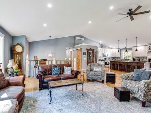 61 Lancaster Rd, Berlin, MA 01503 photo 4