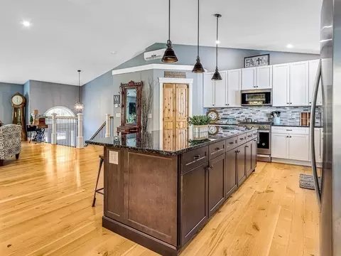 61 Lancaster Rd, Berlin, MA 01503 photo 11