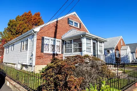 12 Albion St, Everett, MA 02149 photo 3