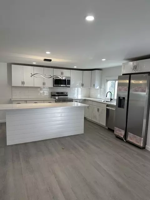 73 Lowe St, Leominster, MA 01453