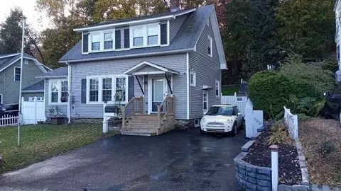 11 Doris St, Worcester, MA 01606
