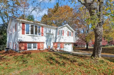 24 Alice Dr, Lowell, MA 01852