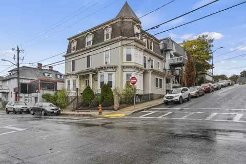 313 Durfee St #3N, Fall River, MA 02720