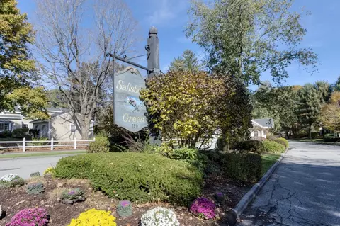 204 Greenwich Ct #204, Worcester, MA 01609