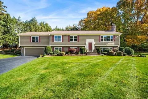 308 Pinewood Dr, Longmeadow, MA 01106
