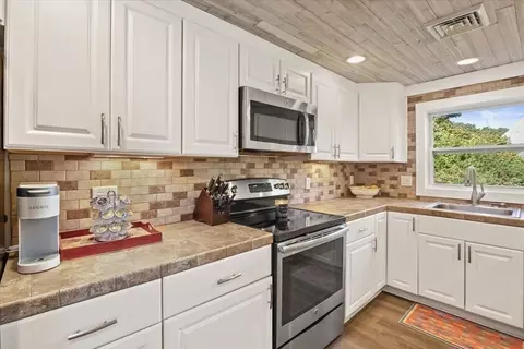 14 Regency Dr, Bourne, MA 02561 photo 11