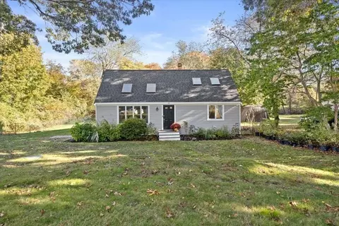 14 Regency Dr, Bourne, MA 02561 photo 2