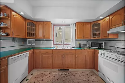 600 Broadway, Fall River, MA 02724 photo 15