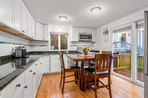 270 Sunderland Rd #42, Worcester, MA 01604