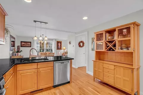 45 Meola Ave, Worcester, MA 01606 photo 4