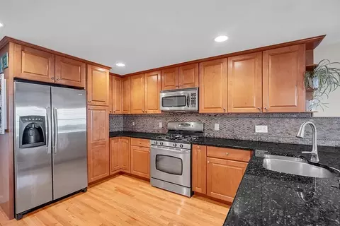 45 Meola Ave, Worcester, MA 01606 photo 3