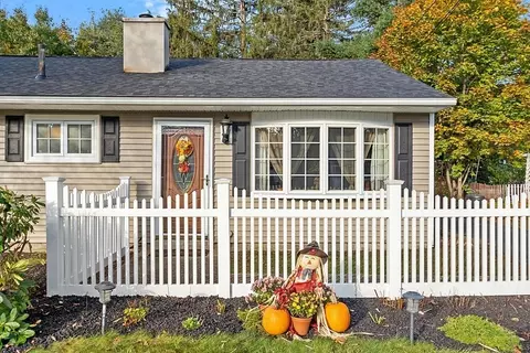 20 Castle Ave, Athol, MA 01331 photo 3