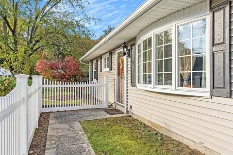 20 Castle Ave, Athol, MA 01331 photo 4