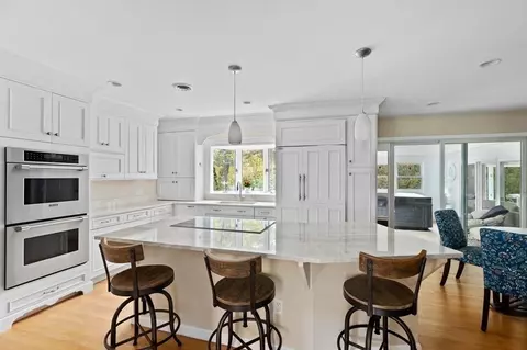 4 Oakcrest Rd, Hingham, MA 02043 photo 4
