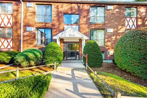 151 King St #110, Franklin, MA 02038