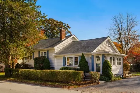 15 Libby Ave, Reading, MA 01867