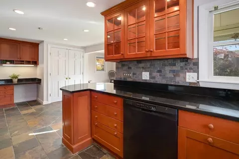 15 Libby Ave, Reading, MA 01867 photo 9