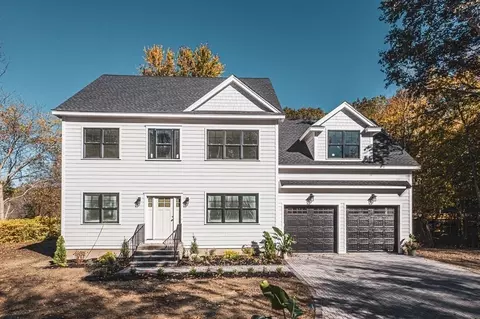 77 Messenger Ct, Melrose, MA 02176