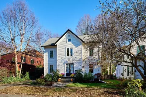 52 Olive St, Northampton, MA 01060