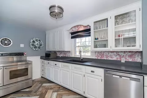 399 Edgell Rd, Framingham, MA 01701 photo 4
