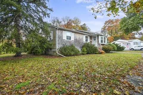 36 Longmeadow Rd, Beverly, MA 01915 photo 2