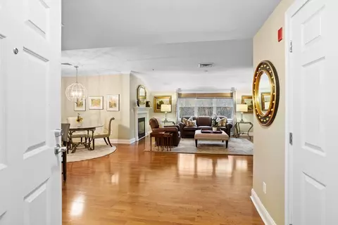 95 Conant St #403, Concord, MA 01742