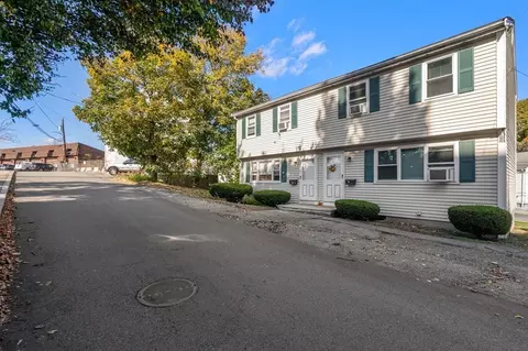 42 Walnut St #42, Woburn, MA 01801