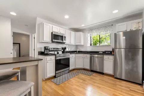 44 Lafayette Ave #101, Chelsea, MA 02150