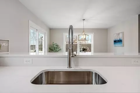 2 Papineau, Worcester, MA 01603 photo 10