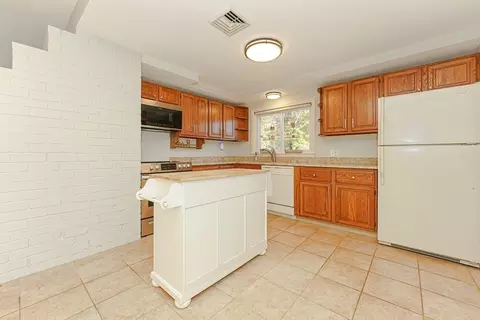 47 Dick Dr, Worcester, MA 01609 photo 2