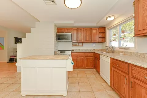 47 Dick Dr, Worcester, MA 01609 photo 5
