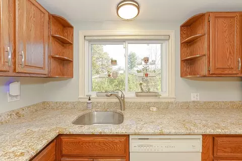 47 Dick Dr, Worcester, MA 01609 photo 4