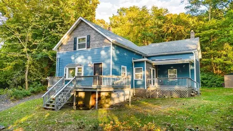 3687 N Main St, Fall River, MA 02720