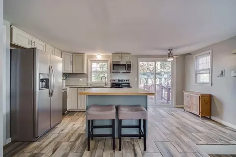 76 Wilshire Rd, Springfield, MA 01118 photo 6