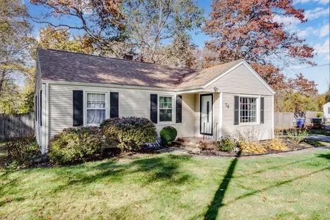 76 Wilshire Rd, Springfield, MA 01118 photo 2