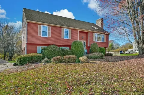 18 Carol Ln, Blackstone, MA 01504