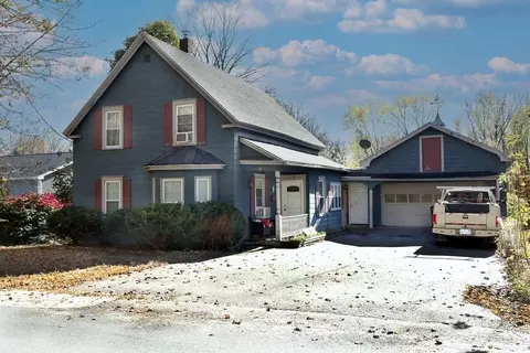 17 Monroe St, Amesbury, MA 01913